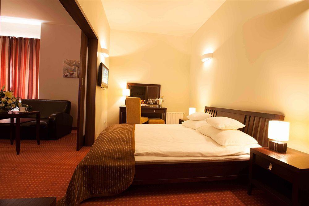 Hotel Teczowy Mlyn Kielce Exterior photo